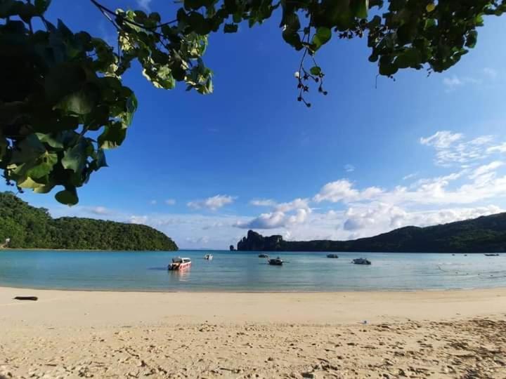 Dalum Beachhouse Phi Phi Don Exterior foto