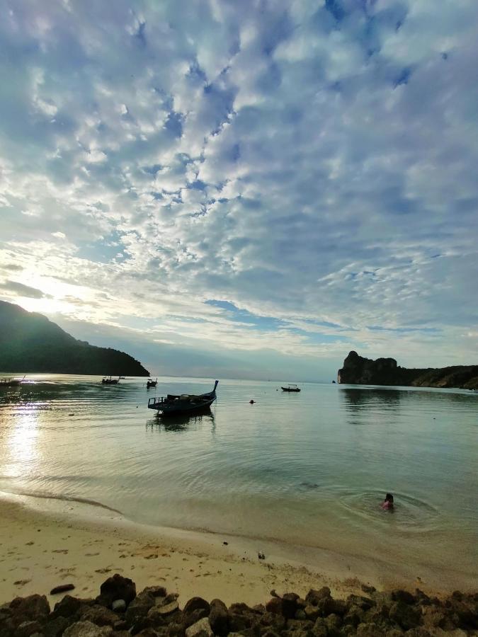 Dalum Beachhouse Phi Phi Don Exterior foto